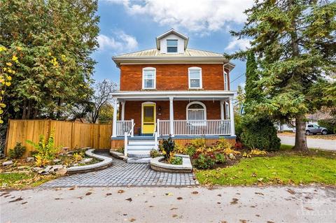 206 Brock St East Street, House detached with 4 bedrooms, 2 bathrooms and 4 parking in Merrickville Wolford ON | Card Image