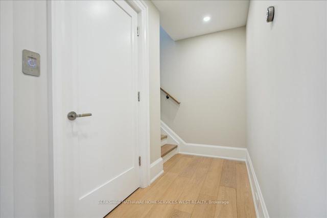 2 - 336 Robinson St, Townhouse with 3 bedrooms, 5 bathrooms and 2 parking in Oakville ON | Image 10