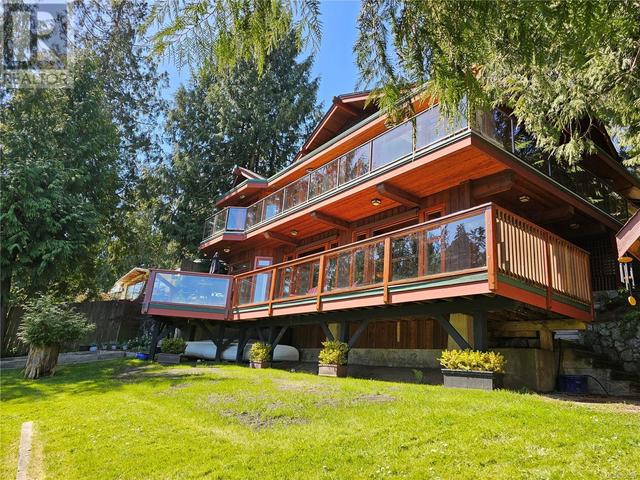 4817 Prospect Lake Rd, House detached with 2 bedrooms, 3 bathrooms and 2 parking in Saanich BC | Image 22