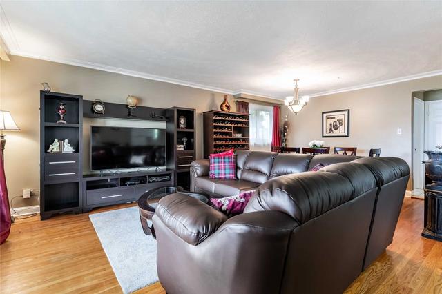 22 Brantley Cres, House detached with 3 bedrooms, 2 bathrooms and 6 parking in Toronto ON | Image 3