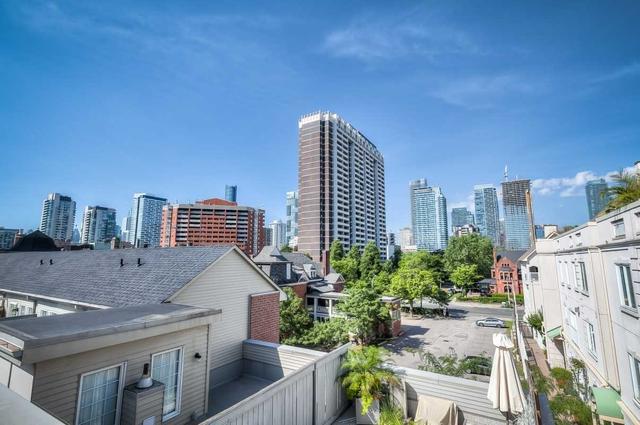 th17 - 6 Wellesley Pl, House attached with 2 bedrooms, 2 bathrooms and 1 parking in Toronto ON | Image 16