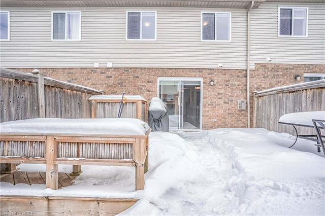 26 Couling Crescent Crescent, House attached with 3 bedrooms, 2 bathrooms and 2 parking in Guelph ON | Image 42