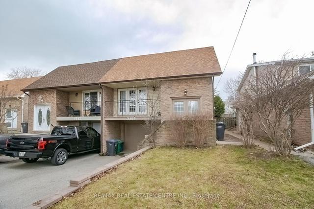 2389 Cobbinshaw Circ, House semidetached with 3 bedrooms, 2 bathrooms and 3 parking in Mississauga ON | Image 1