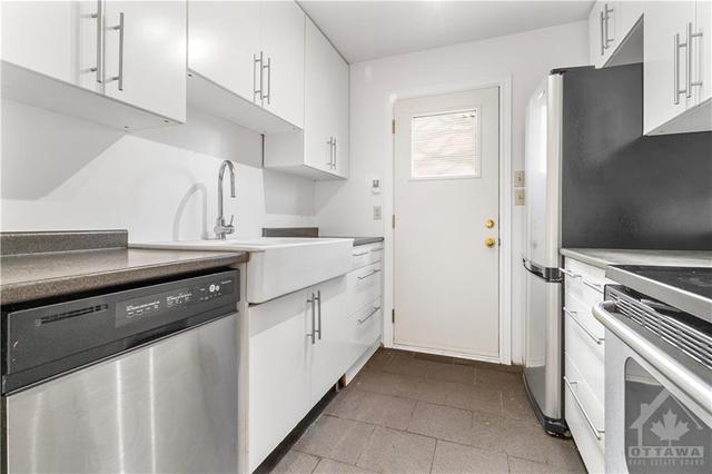 84 Renova Private, Townhouse with 3 bedrooms, 2 bathrooms and 1 parking in Ottawa ON | Image 8