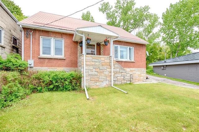 75 Bonnechere Street W, House detached with 4 bedrooms, 1 bathrooms and 3 parking in Bonnechere Valley ON | Image 1