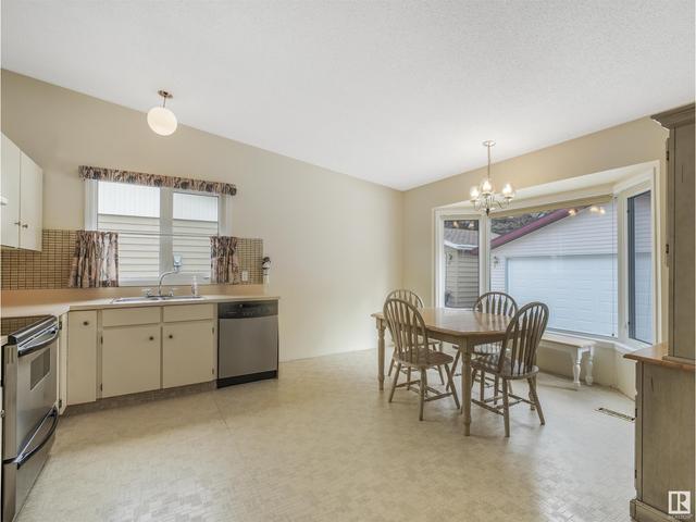 9 Bradburn Cr, House detached with 5 bedrooms, 1 bathrooms and 6 parking in St. Albert AB | Image 5