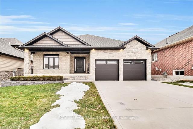 1269 Thornley St, House detached with 2 bedrooms, 2 bathrooms and 4 parking in London ON | Image 1