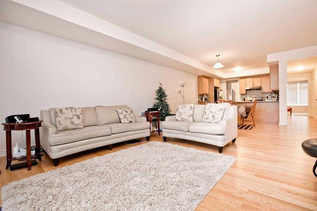 65 Luzon Ave, House attached with 4 bedrooms, 4 bathrooms and 2 parking in Markham ON | Image 3