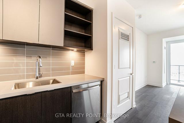 2101 - 4655 Metcalfe Ave, Townhouse with 2 bedrooms, 2 bathrooms and 1 parking in Mississauga ON | Image 4