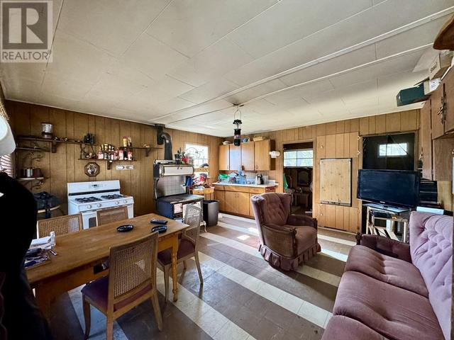 5873 S Dempsey Lake Road, House detached with 4 bedrooms, 0 bathrooms and null parking in Cariboo G BC | Image 12