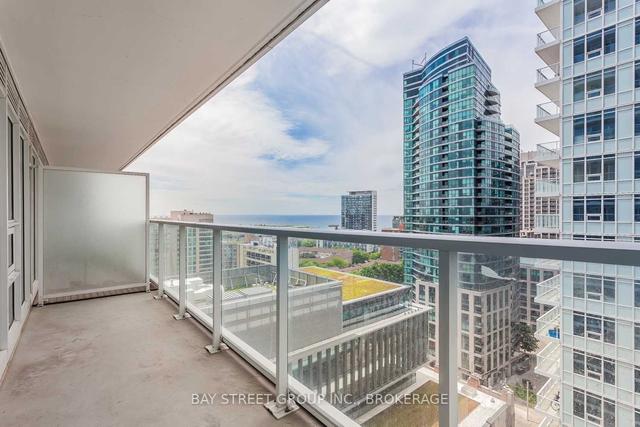 1905 - 17 Bathurst St, Condo with 1 bedrooms, 1 bathrooms and 0 parking in Toronto ON | Image 5