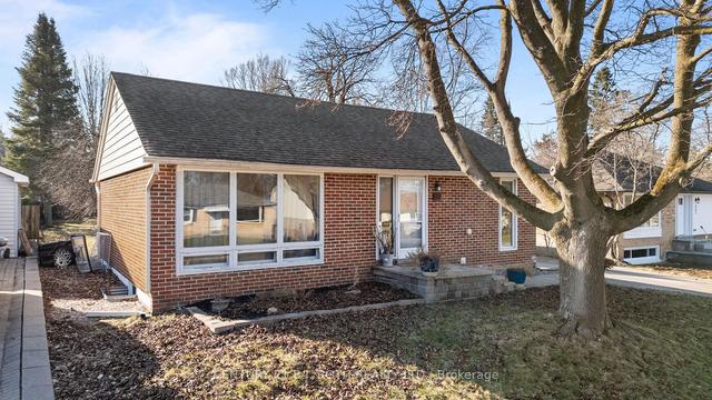 243 Wellington St E, House detached with 3 bedrooms, 2 bathrooms and 5 parking in Barrie ON | Image 12