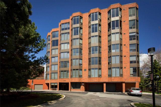 405 - 2121 Lakeshore Rd, Condo with 2 bedrooms, 2 bathrooms and 1 parking in Burlington ON | Card Image