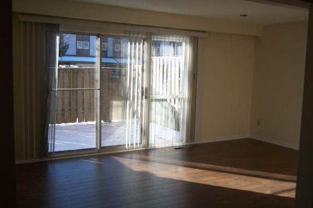 8 Song Meadoway, Townhouse with 4 bedrooms, 4 bathrooms and 1 parking in Toronto ON | Image 5