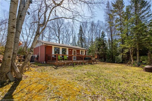 29 Emerson Avenue, House detached with 3 bedrooms, 1 bathrooms and 3 parking in South Bruce Peninsula ON | Image 12