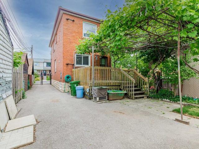 83 Amherst Ave, House detached with 3 bedrooms, 2 bathrooms and 4 parking in Toronto ON | Image 18