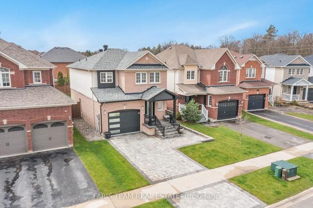 28 Versailles Cres, House detached with 4 bedrooms, 4 bathrooms and 6 parking in Barrie ON | Image 12