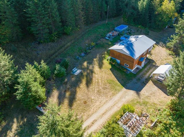 1110 Highway 22, House detached with 3 bedrooms, 1 bathrooms and null parking in Kootenay Boundary B BC | Image 38