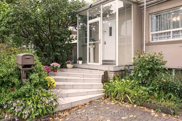 74 Seventeenth St, House detached with 2 bedrooms, 2 bathrooms and 6 parking in Toronto ON | Image 1