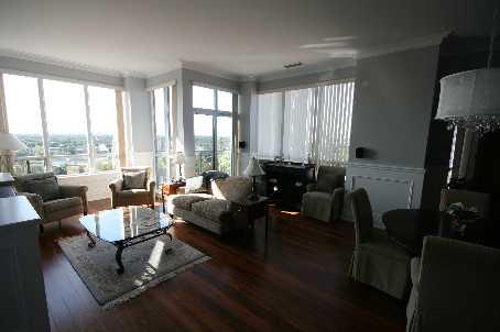 uph05 - 1 Clairtrell Rd, Condo with 2 bedrooms, 2 bathrooms and 1 parking in Toronto ON | Image 2