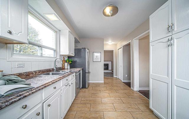 948 Cecylia Crt, House detached with 4 bedrooms, 2 bathrooms and 4 parking in Pickering ON | Image 5