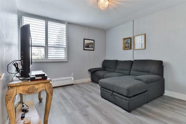 204 - 551 The West Mall, Condo with 3 bedrooms, 2 bathrooms and 1 parking in Toronto ON | Image 11