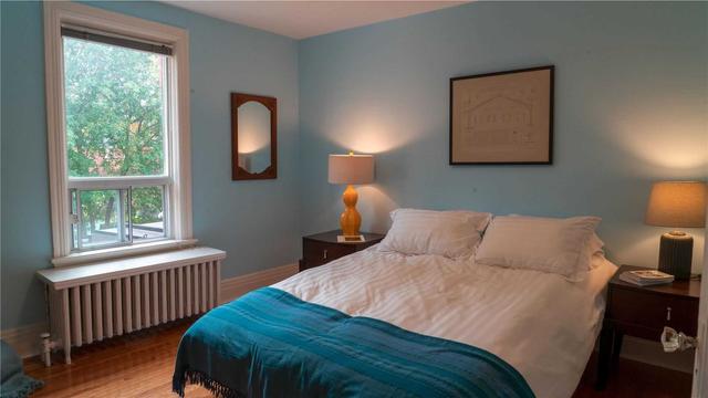 245 St John's Rd, House detached with 4 bedrooms, 2 bathrooms and 0 parking in Toronto ON | Image 2
