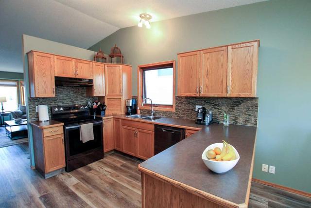 18 Eakins Crescent, House detached with 5 bedrooms, 3 bathrooms and 2 parking in Red Deer AB | Image 11