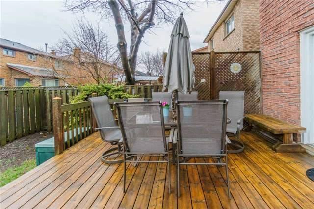49 Halfmoon Sq, House detached with 4 bedrooms, 3 bathrooms and 2 parking in Toronto ON | Image 18