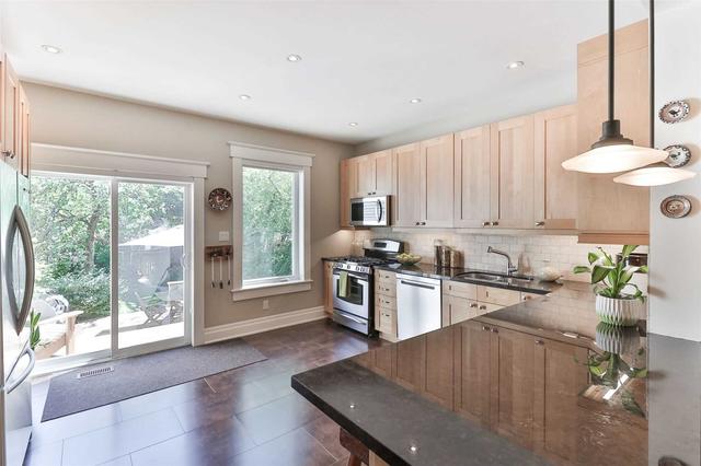 43 Parkway Ave, House semidetached with 5 bedrooms, 1 bathrooms and 2 parking in Toronto ON | Image 2