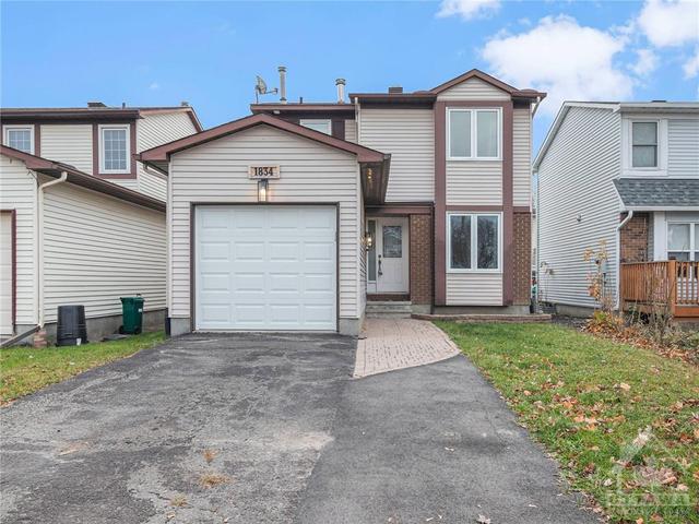 1834 D'amour Crescent, House detached with 3 bedrooms, 2 bathrooms and 4 parking in Ottawa ON | Card Image