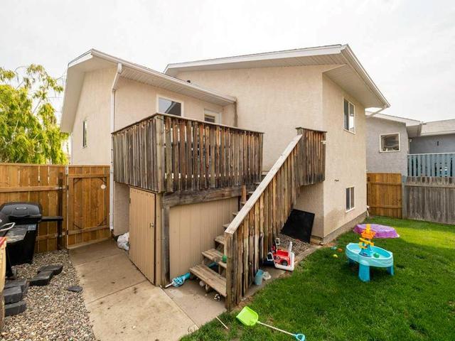 777 Red Crow Boulevard W, House detached with 4 bedrooms, 2 bathrooms and 2 parking in Lethbridge AB | Image 40