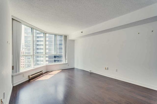1700 - 38 Elm St, Condo with 1 bedrooms, 1 bathrooms and 0 parking in Toronto ON | Image 4