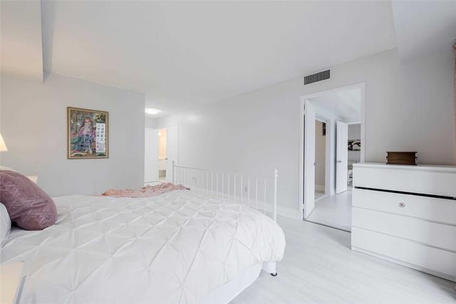1608 - 18 Hollywood Ave, Condo with 2 bedrooms, 2 bathrooms and 1 parking in Toronto ON | Image 16