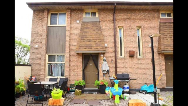 60 - 16 Rexdale Blvd, Townhouse with 2 bedrooms, 2 bathrooms and 1 parking in Toronto ON | Image 2