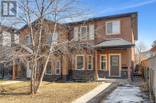 1612 42 Street Sw, House semidetached with 5 bedrooms, 3 bathrooms and 3 parking in Calgary AB | Image 1