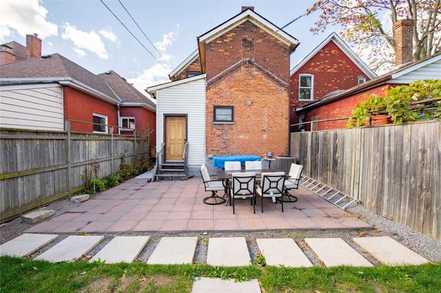 252 East Ave N, House detached with 3 bedrooms, 3 bathrooms and 3 parking in Hamilton ON | Image 33