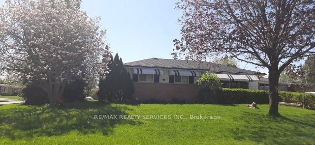 3 Brookdale Cres, House detached with 3 bedrooms, 2 bathrooms and 5 parking in Brampton ON | Image 12