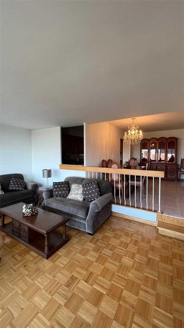 1006 - 1 Four Winds Dr N, Condo with 3 bedrooms, 2 bathrooms and 1 parking in Toronto ON | Image 9