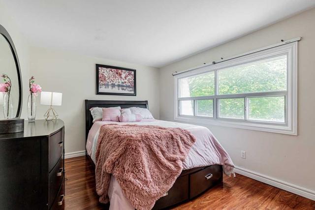 32 Trailridge Cres, Townhouse with 3 bedrooms, 3 bathrooms and 2 parking in Toronto ON | Image 14