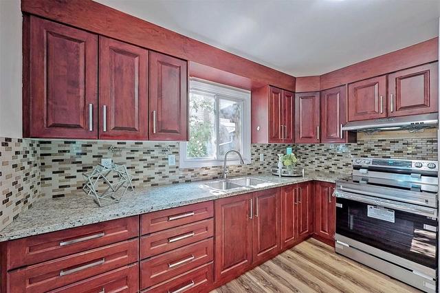 54 Applegate Cres, House semidetached with 3 bedrooms, 2 bathrooms and 3 parking in Toronto ON | Image 3