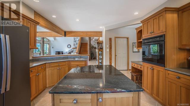 3475 Henry Rd, House detached with 5 bedrooms, 4 bathrooms and 6 parking in North Cowichan BC | Image 7