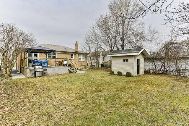 239 Combe Ave, House detached with 2 bedrooms, 3 bathrooms and 3 parking in Toronto ON | Image 16