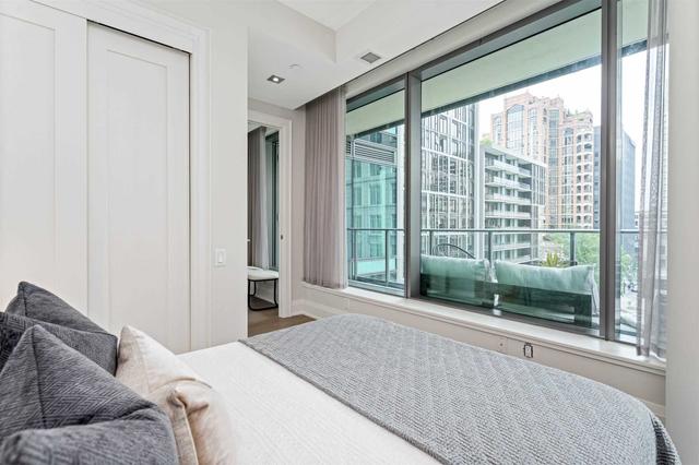 601 - 77 Charles St W, Condo with 2 bedrooms, 2 bathrooms and 2 parking in Toronto ON | Image 16