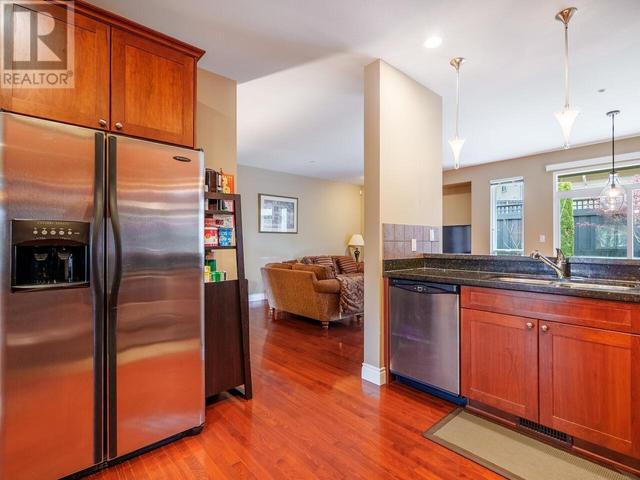 18 - 1705 Parkway Boulevard, House detached with 5 bedrooms, 4 bathrooms and 4 parking in Coquitlam BC | Image 11