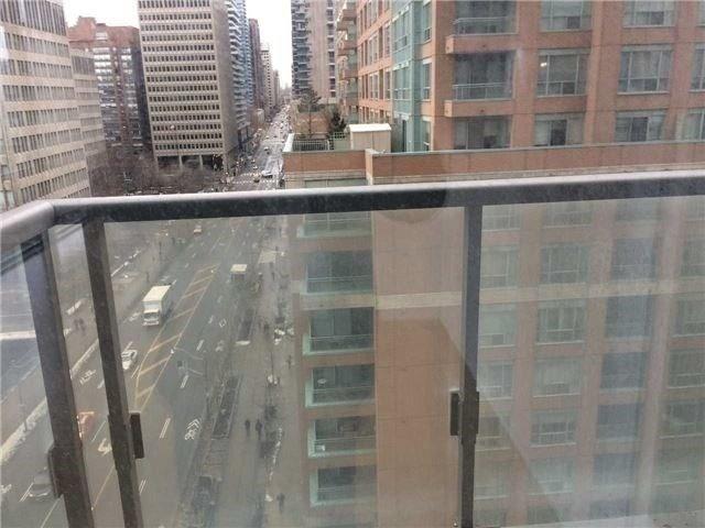 1003 - 37 Grosvenor St, Condo with 2 bedrooms, 2 bathrooms and 1 parking in Toronto ON | Image 4