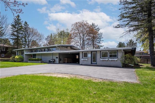 132 County Road 8, House detached with 4 bedrooms, 2 bathrooms and 6 parking in Greater Napanee ON | Image 3
