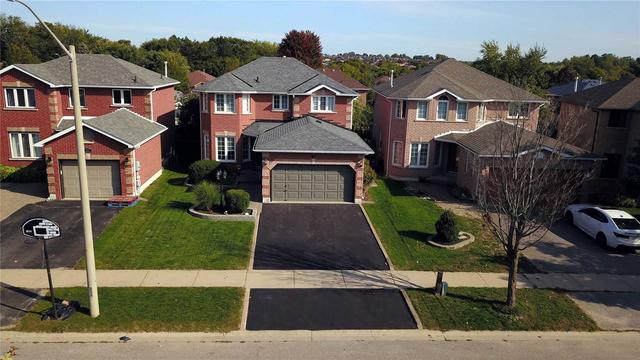 21 Nightingale Cres, House detached with 4 bedrooms, 3 bathrooms and 4 parking in Barrie ON | Image 1
