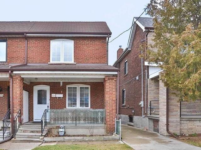 upper - 250 Gilbert Ave, House semidetached with 2 bedrooms, 1 bathrooms and 1 parking in Toronto ON | Image 1