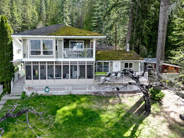 11110 Highway 3a, House detached with 3 bedrooms, 2 bathrooms and null parking in Central Kootenay A BC | Image 2